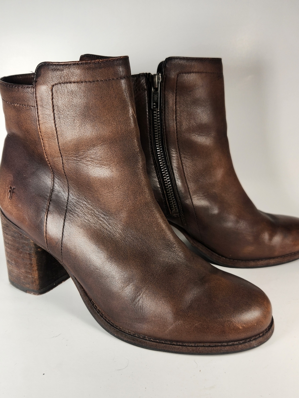 FRYE Women's Addie Boot 9.5 Brown Leather Western Heeled Insode Zipper Shoe
